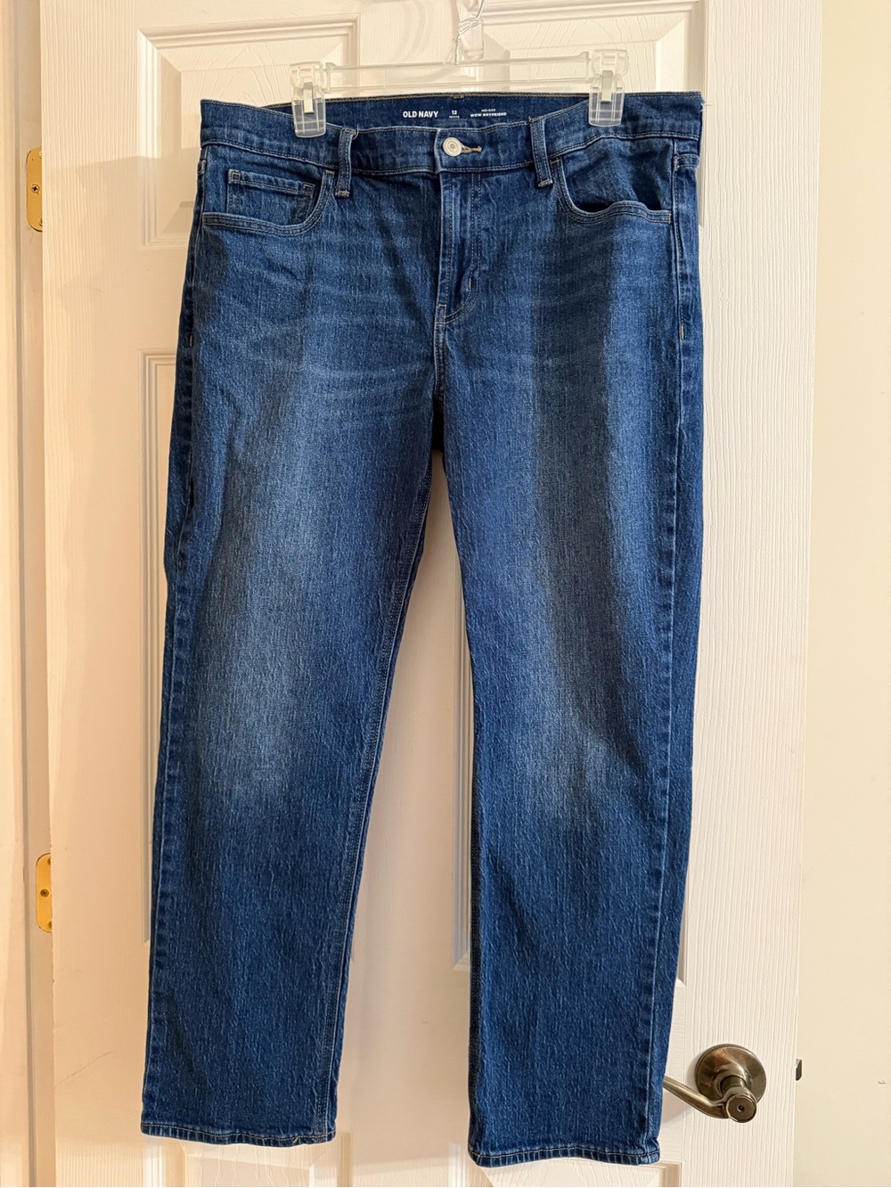 Old Navy women’s Wow Boyfriend mid-Rise Blue Straight-Leg Jeans.